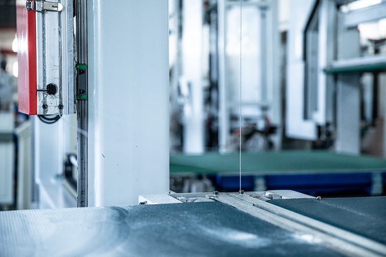 2mm starker Schwamm-Block-fertigte horizontale Schaum-Schneidemaschine besonders an
