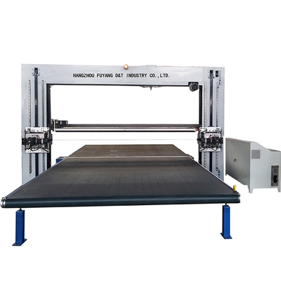 CNC-Horizontalschwamm-Schneidemaschine Schaumstoff-PU-Oszillationsklinge Automatisch