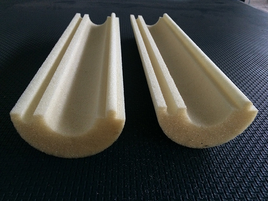 Vollautomatische PU-Schaumschneidemaschine mit industriellem Computersteuerungssystem für starre und flexible Materialien