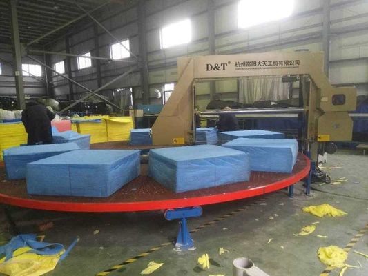 Fünfstückige automatische horizontale Schaumschneidemaschine mit Karusselltisch