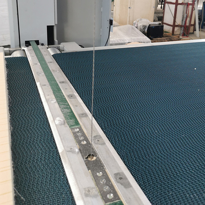 Computergestützte PU-Schaumschneidemaschine zum Schneiden von Schaumstoff mit hoher Dichte DTC-FL1305
