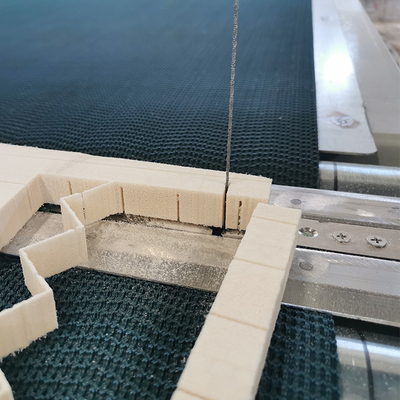 Computergestützte PU-Schaumschneidemaschine zum Schneiden von Schaumstoff mit hoher Dichte DTC-FL1305
