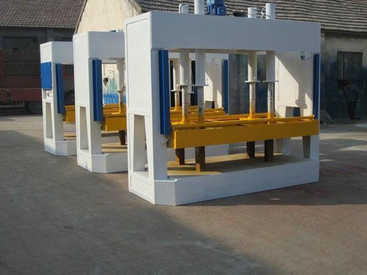 China Hydraulische Kaltpressmaschine für Holztüren mit 50 Tonnen 1250*1500mm