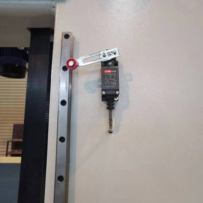 24. 10M/min CNC Oszillierendes Messer-Schaumstoffschneiden für Möbel-, Automobil-, Verpackungs- und Isolierindustrien