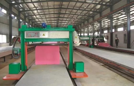 Weiterentwickelte Sponge Cutting Machine mit Hauptrahmenleitbahn und elektronischer Stromanschlussbahn