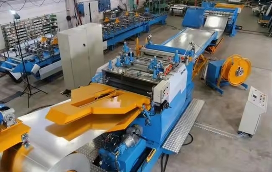EPS Sandwich Panel Roll Forming Machine/Dachfliesen-Produktionslinie Automatische Steinwolle mit Farbstahlplatte