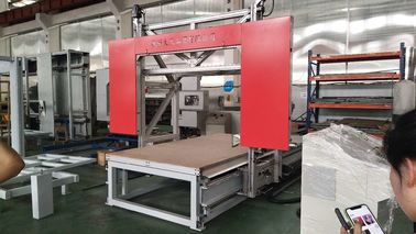 Hohe Präzisions-beschleunigen horizontale Eva-Schaum-Konturn-Schneidemaschine zu 10 M/Minute
