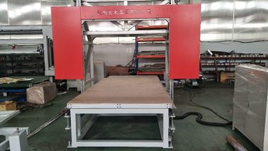 Hohe Präzisions-beschleunigen horizontale Eva-Schaum-Konturn-Schneidemaschine zu 10 M/Minute