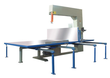 D&T PU-Schaum-Schneidemaschine-vertikale Polystyren Cnc-Schwamm-Schneidemaschine mit CER