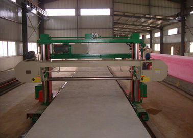 DT CNC automatische horizontale Polyurethan-Schaumschneidemaschine