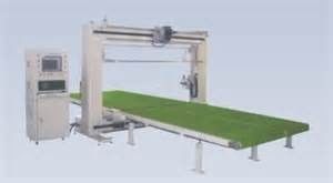 Cnc-Latex-Schwamm-oszillierender Blatt-Schneider 6m/Minute, automatische Schneidemaschine