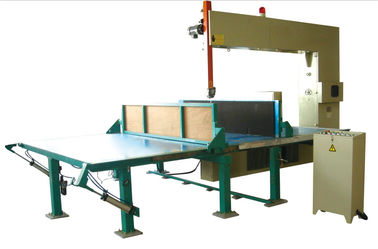 Industrieller vertikaler Schaum-Schneider für Schwamm-Matratze, Digital-Schneidemaschine