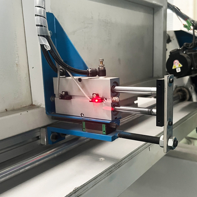 Hälfte automatische vertikale Eva Foam Cutting Machine For-Schwamm-Matratzen-